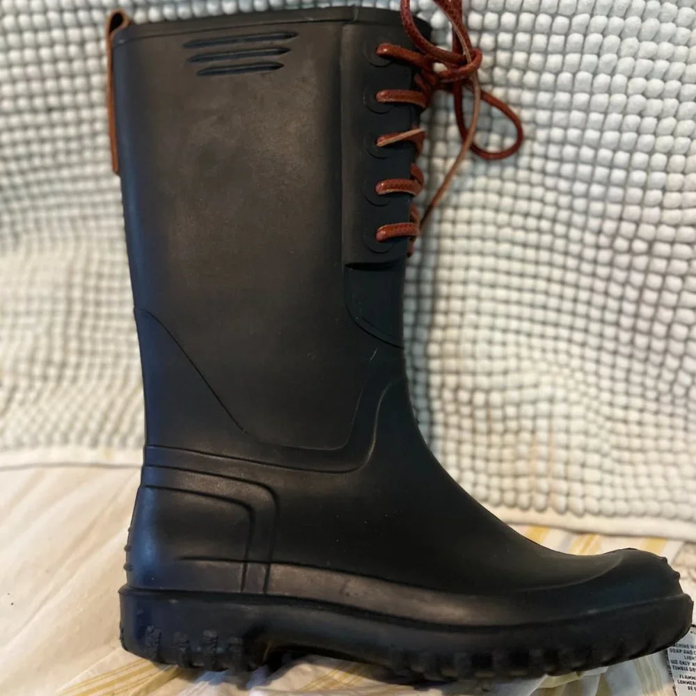 bottega veneta rain boots size 38 (fits us 6) AMAZING boots